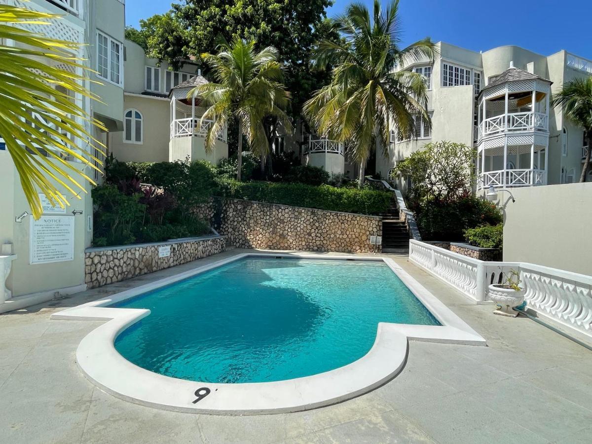 Hummingbird Retreat - Luxury Oceanview Apt, 7-Minute Walk To Beach Очо-Ріос Екстер'єр фото